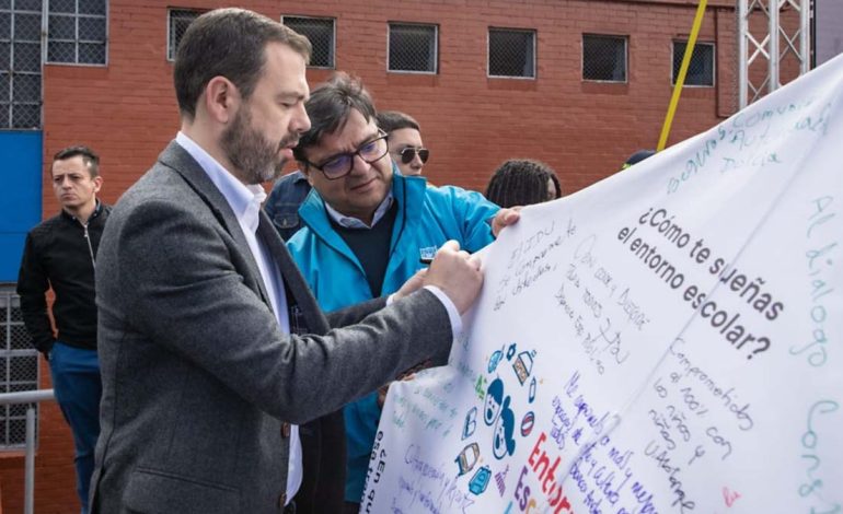 Entornos Escolares Inspiradores, la gran apuesta del alcalde Galán para proteger e inspirar a las niñas, niños y jóvenes de Bogotá