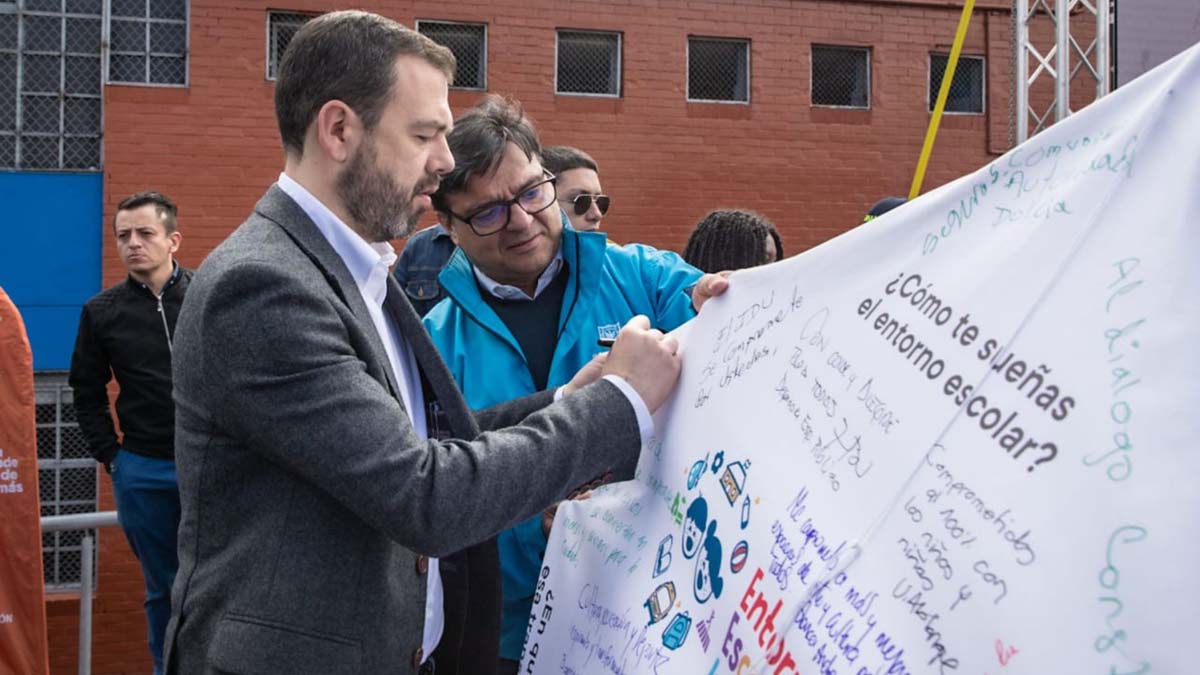 Entornos Escolares Inspiradores, la gran apuesta del alcalde Galán para proteger e inspirar a las niñas, niños y jóvenes de Bogotá