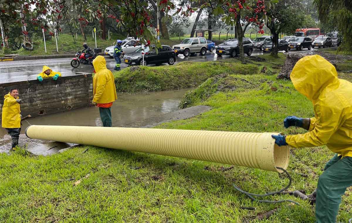 PMU en autopista Norte continúa activo para monitorear emergencias por lluvias