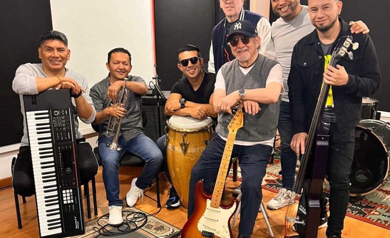 Cesar Mora “Mi Vida Es Un Bolero” gran homenaje a las madres en el Teatro Libre de Chapinero