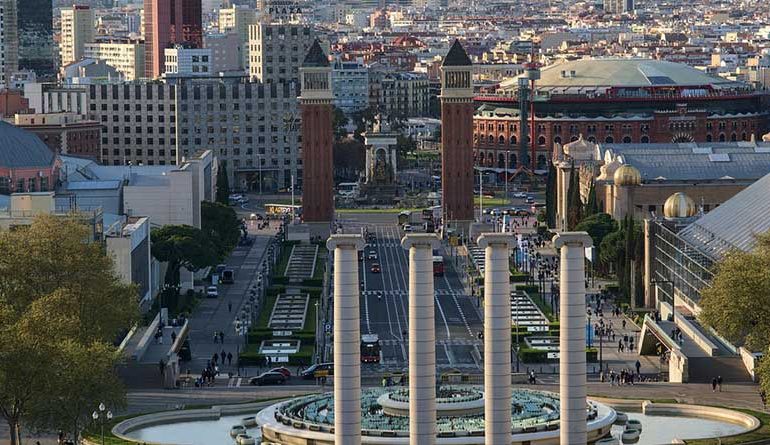 España abre puertas laborales y legales a colombianos, abogada internacional lidera gira informativa en Medellín y Bogotá