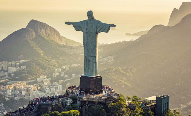 Dólar a la baja, maletas listas: los 5 destinos internacionales que más están enamorando a los colombianos en 2025
