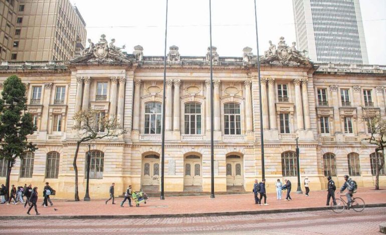 El IDPC finaliza la recuperación de la fachada del Palacio de San Francisco, sede principal de la Bienal Internacional de Arte y Ciudad BOG25