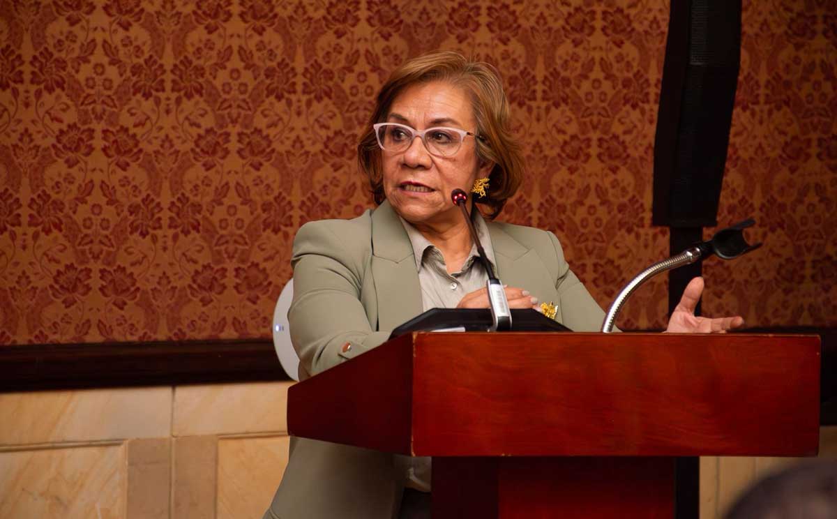 Canciller colombiana renuncia a su visa en defensa de la soberanía nacional