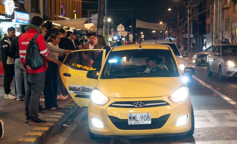 Alcalde Carlos Fernando Galán inspecciona Zona Segura de Taxis en Modelia
